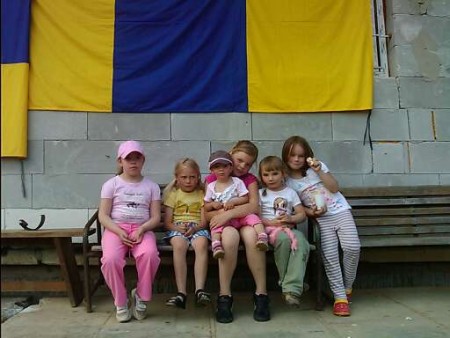 Yellow-blue girls